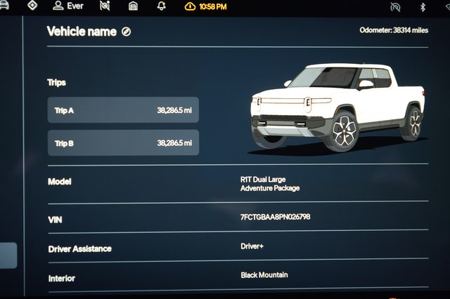 2023 Rivian R1T — photo 5 of 25