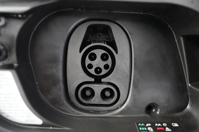 2023 Audi Q4 e-tron — photo 8 of 20
