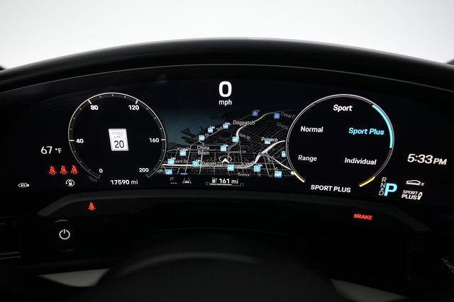 2023 Porsche Taycan — photo 5 of 24
