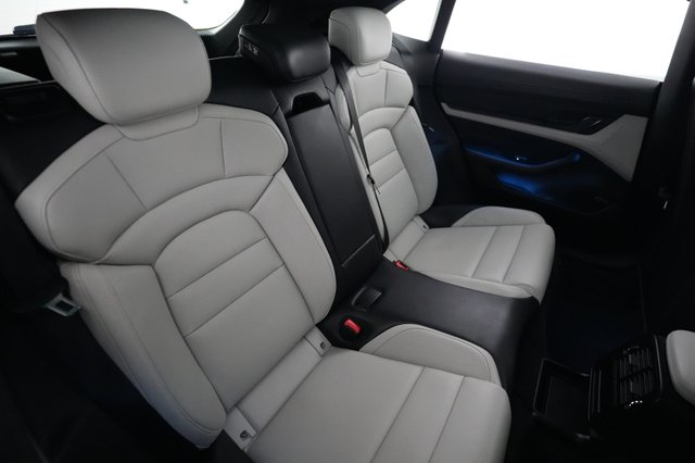 2023 Porsche Taycan — photo 4 of 24