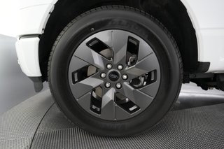 2024 Ford F-150 Lightning — photo 9 of 20