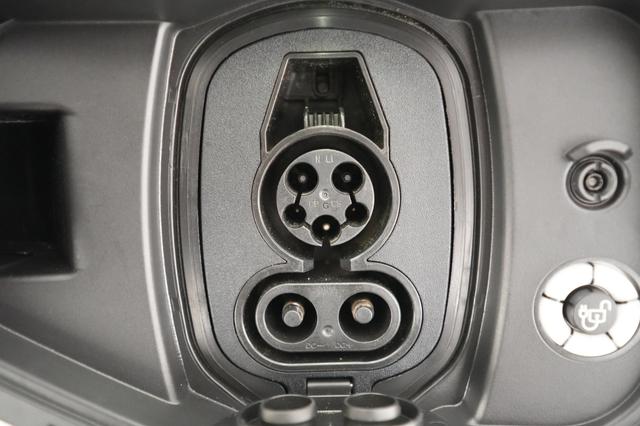 2024 Ford F-150 Lightning — photo 8 of 20