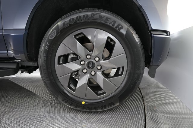 2024 Ford F-150 Lightning — photo 11 of 15