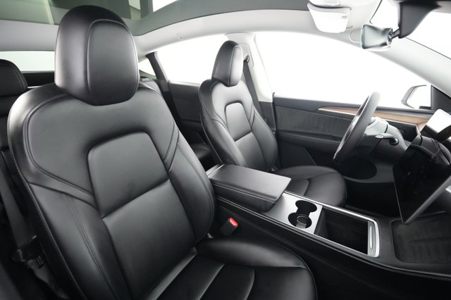 2024 Tesla Model Y — photo 18 of 27