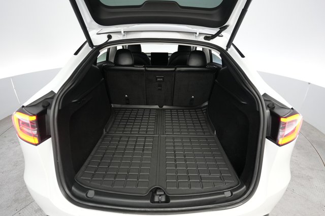 2024 Tesla Model Y — photo 6 of 27