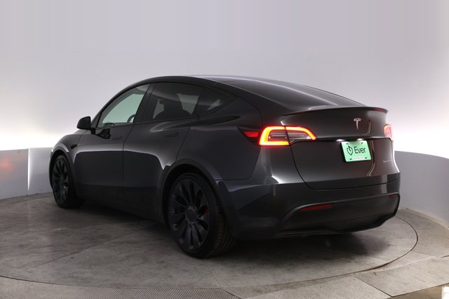 2024 Tesla Model Y — photo 13 of 24