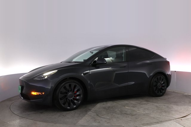 2024 Tesla Model Y — photo 14 of 24