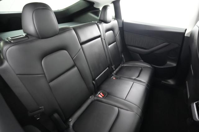 2024 Tesla Model Y — photo 4 of 24