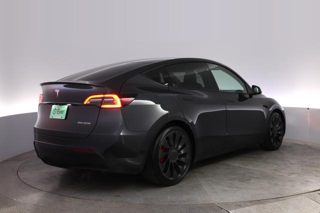 2024 Tesla Model Y — photo 2 of 24