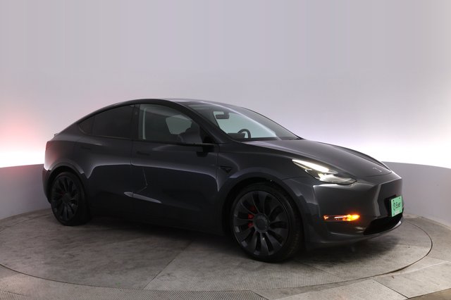 2024 Tesla Model Y — photo 11 of 24