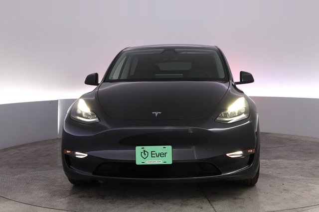 2024 Tesla Model Y — photo 9 of 24