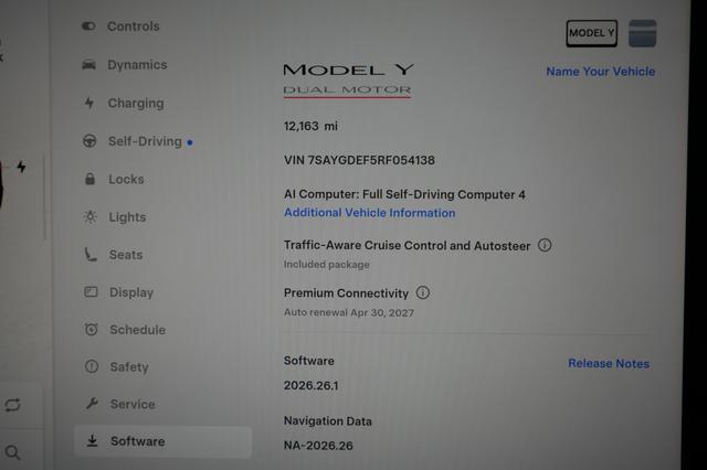 2024 Tesla Model Y — photo 5 of 24