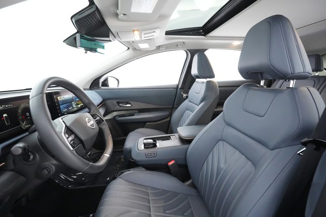 2023 Nissan Ariya — photo 18 of 25