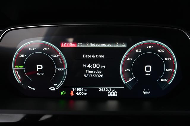 2024 Audi SQ8 e-tron — photo 5 of 24