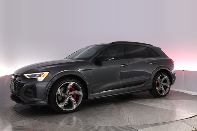 2024 Audi SQ8 e-tron — photo 14 of 24