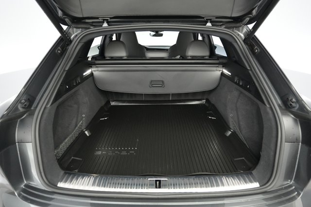 2024 Audi SQ8 e-tron — photo 6 of 24