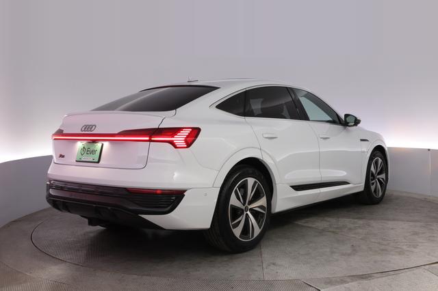 2024 Audi Q8 e-tron — photo 2 of 23