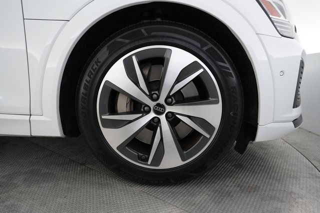 2024 Audi Q8 e-tron — photo 16 of 23