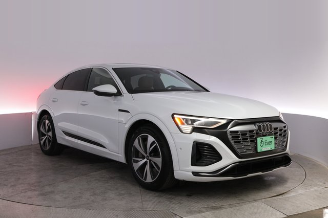 2024 Audi Q8 e-tron — photo 10 of 23