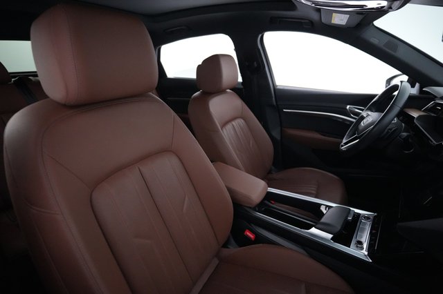 2024 Audi Q8 e-tron — photo 18 of 23