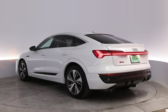 2024 Audi Q8 e-tron — photo 13 of 23