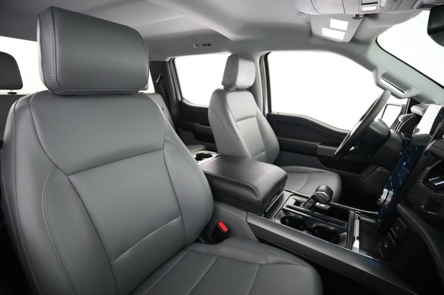 2025 Ford F-150 Lightning — photo 12 of 17