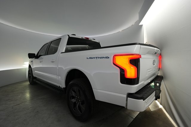 2025 Ford F-150 Lightning — photo 2 of 17