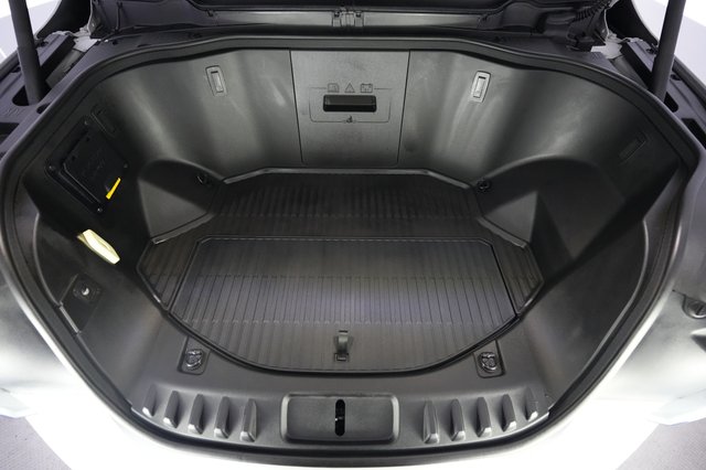 2025 Ford F-150 Lightning — photo 15 of 17