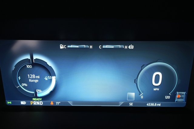 2025 Ford F-150 Lightning — photo 5 of 17