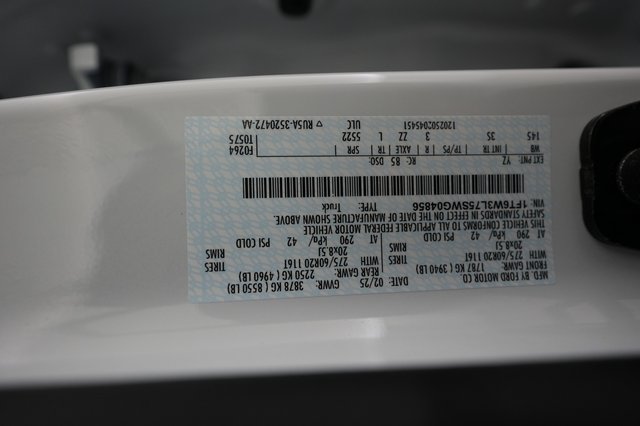 2025 Ford F-150 Lightning — photo 17 of 17