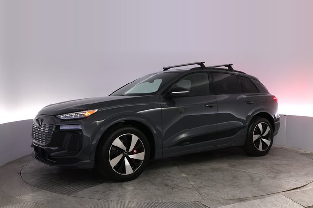 2025 Audi SQ6 e-tron — photo 14 of 25