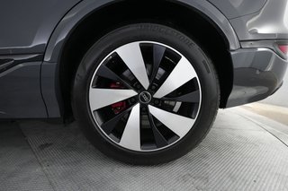 2025 Audi SQ6 e-tron — photo 7 of 25
