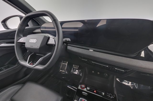 2025 Audi SQ6 e-tron — photo 20 of 25