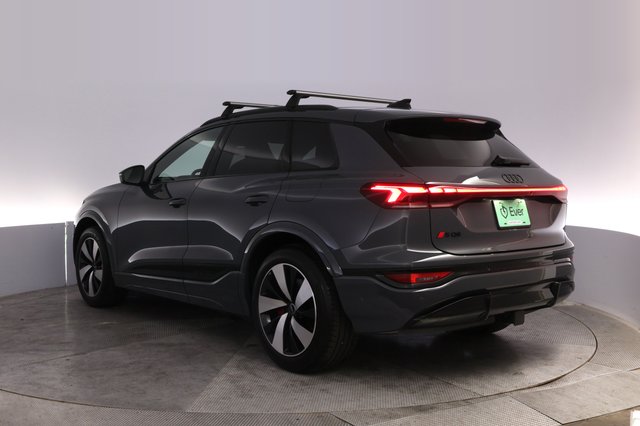 2025 Audi SQ6 e-tron — photo 13 of 25