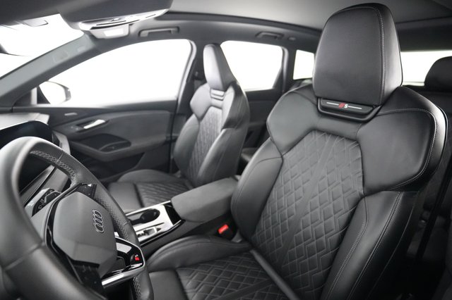 2025 Audi SQ6 e-tron — photo 3 of 25