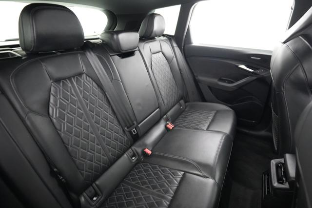 2025 Audi SQ6 e-tron — photo 4 of 25