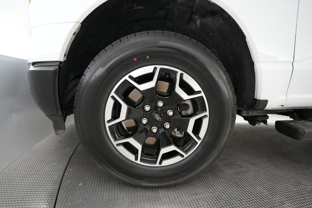 2023 Ford F-150 Lightning — photo 7 of 18