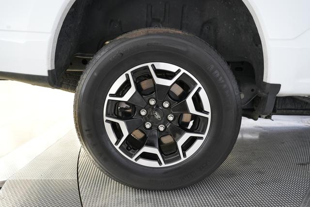 2023 Ford F-150 Lightning — photo 10 of 18