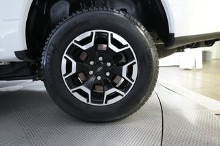 2023 Ford F-150 Lightning — photo 10 of 18