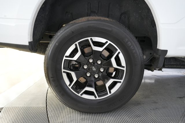 2023 Ford F-150 Lightning — photo 10 of 18