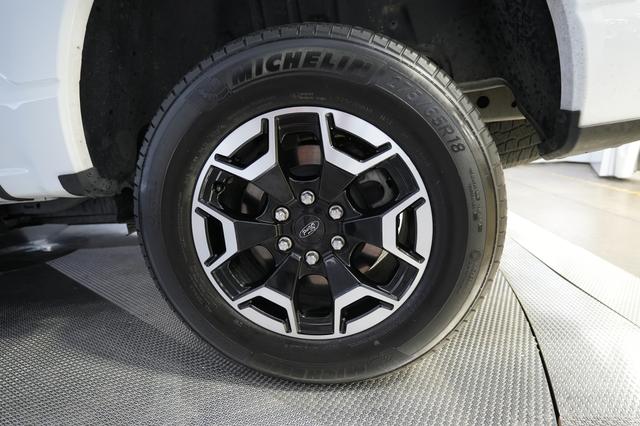 2023 Ford F-150 Lightning — photo 9 of 18