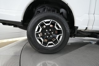 2023 Ford F-150 Lightning — photo 9 of 18