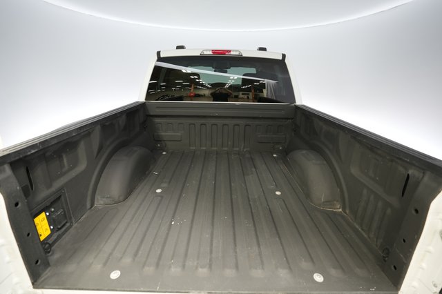 2023 Ford F-150 Lightning — photo 6 of 18
