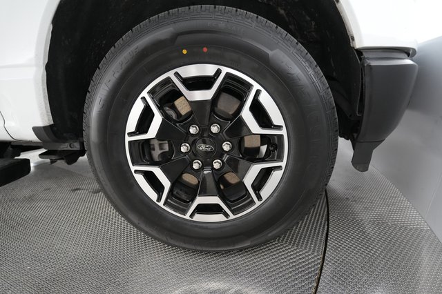 2023 Ford F-150 Lightning — photo 11 of 18