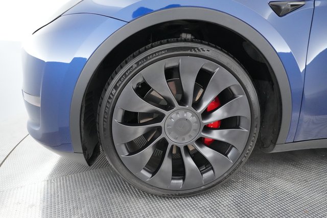 2023 Tesla Model Y — photo 16 of 21