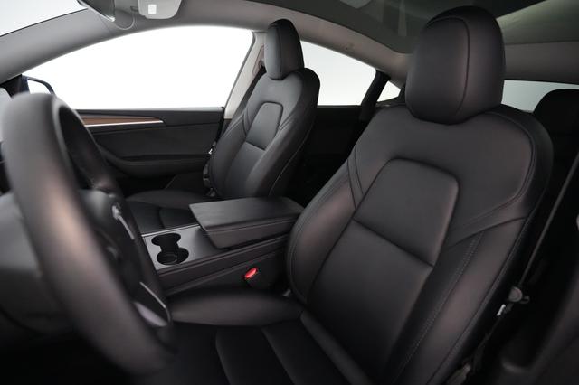 2023 Tesla Model Y — photo 3 of 21