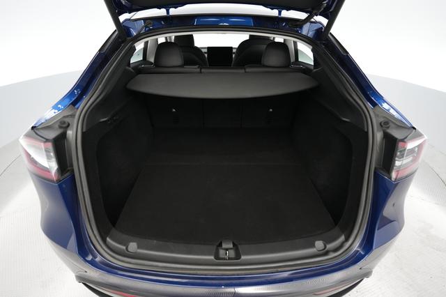 2023 Tesla Model Y — photo 6 of 21