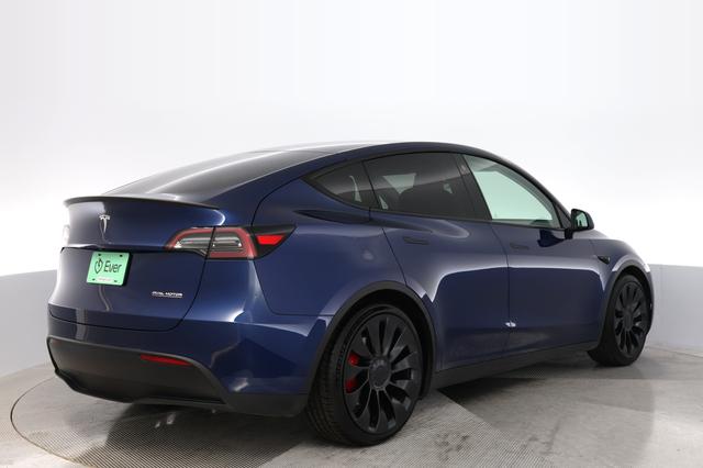2023 Tesla Model Y — photo 2 of 21