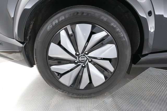 2023 Nissan Ariya — photo 17 of 27