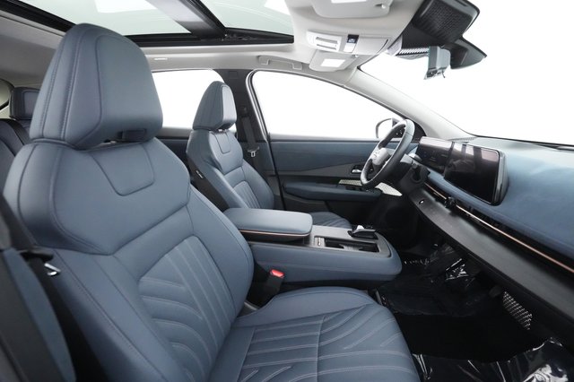 2023 Nissan Ariya — photo 20 of 27